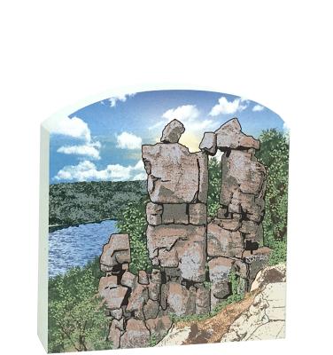 Wooden replica of Devil's Doorway in Devil's Lake State Park, Wisconsin. Add it to your home decor to remember the hike you took to see it. By The Cat's Meow Village.