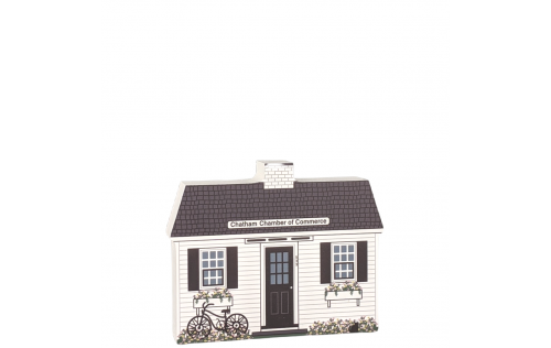 Add this perky little replica of Chatham Chamber of Commerce, Chatham, Cape Code, Massachusetts, to your village!  Handcrafted in the USA by Cat's Meow Village.
