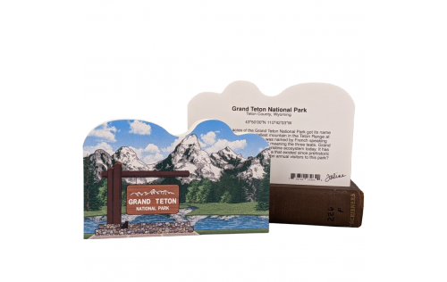 Front & Back of this scene of Grand Teton National Park.  Handcrafted in the USA by Cat's Meow Village.