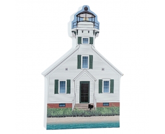 Wooden souvenir of Mission Point Lighthouse in Traverse City, MI. Handcrafted by The Cat's Meow Village in Ohio.